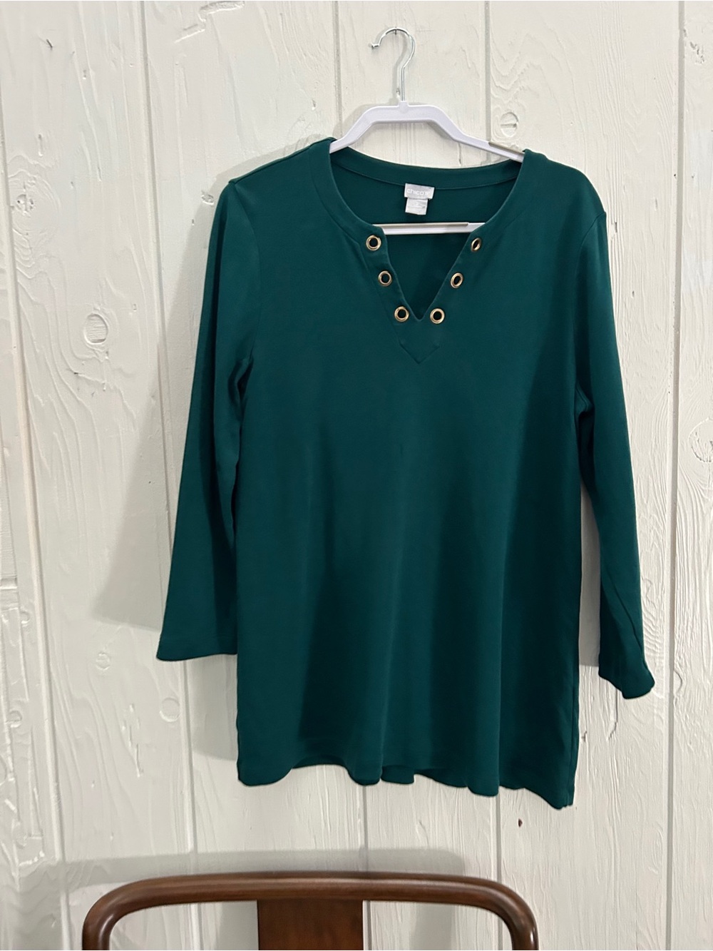 Chico’s Women's Emerald Green Grommet V-Neck  Top Chicos size 2 (12-14)